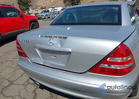 2001 Mercedes-Benz Slk 230 Kompressor z USA, uszkodzony, nr VIN WDBKK49F91F221675